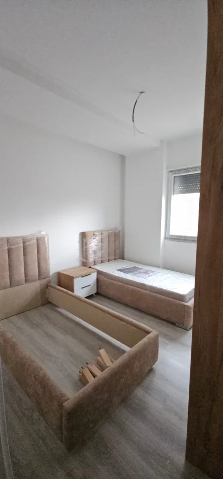 Tirane, jepet me qera apartament 2+1 Kati 4, 500 € 