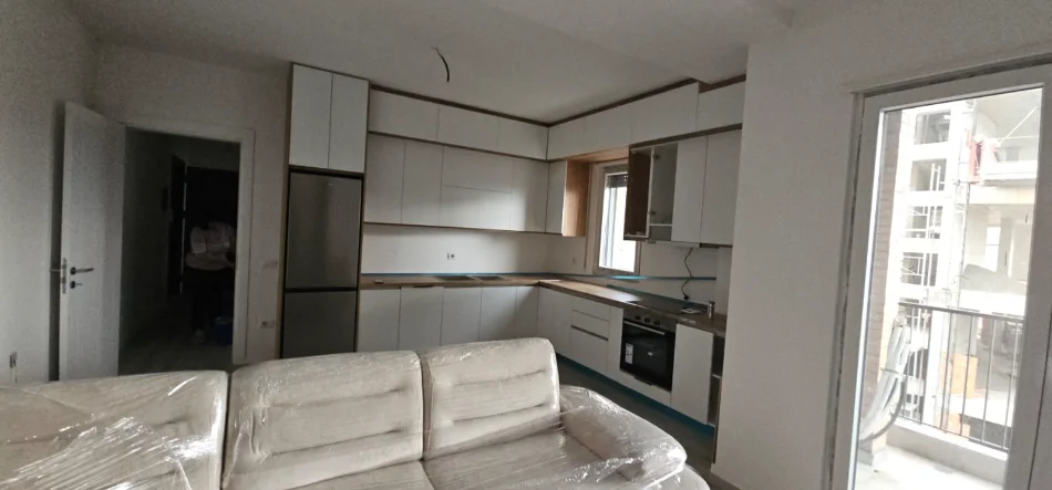 Tirane, jepet me qera apartament 2+1 Kati 4, 500 € 