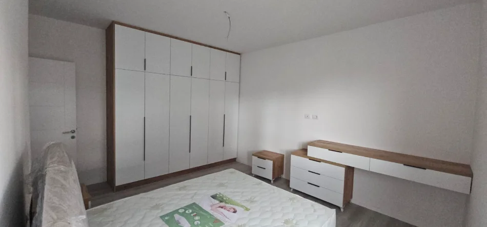 Tirane, jepet me qera apartament 2+1 Kati 4, 500 € 