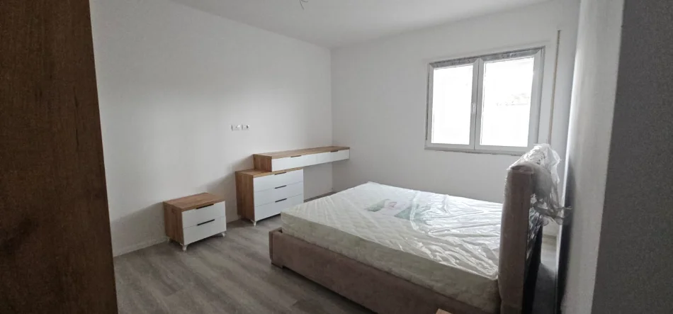 Tirane, jepet me qera apartament 2+1 Kati 4, 500 € 