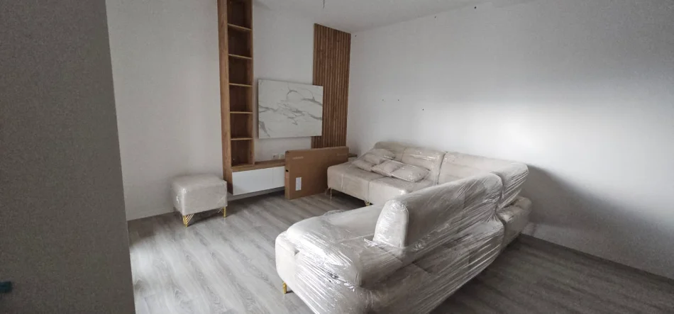 Tirane, jepet me qera apartament 2+1 Kati 4, 500 € 