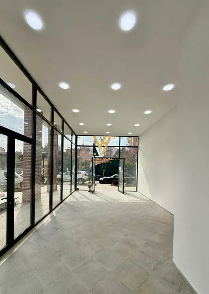 Tirane, jepet me qera ambjent biznesi Kati 0, 45 m² 700 € (PAZARI I RI)