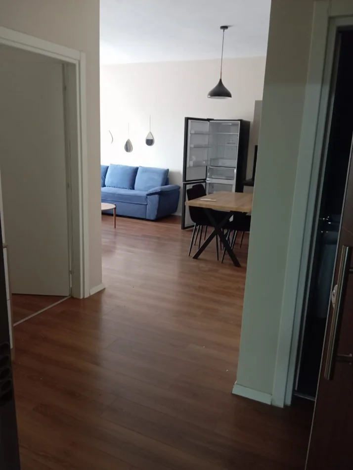 Tirane, jepet me qera apartament 2+1 Kati 6, 600 € (5 Maji)