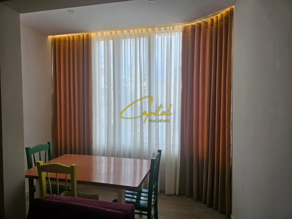 Tirane, jepet me qera apartament 2+1 Kati 1, 100 m² 850 € (ZOGU I ZI)