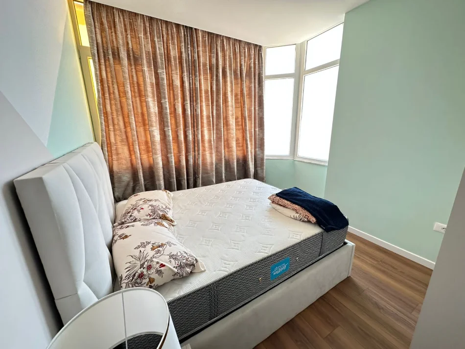 Tirane, jepet me qera apartament 1+1 Kati 7, 55 m² 