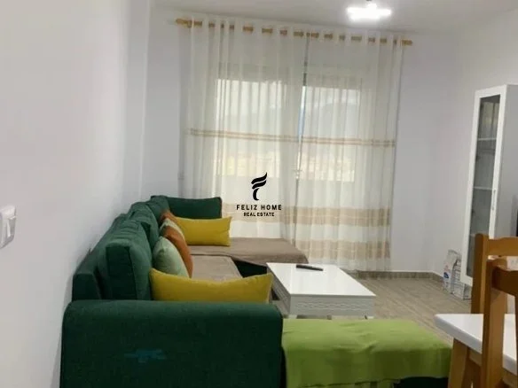 Tirane, jepet me qera apartament 1+1+Ballkon Kati 5, 72 m² 550 € (RRUGA E KAVAJES)