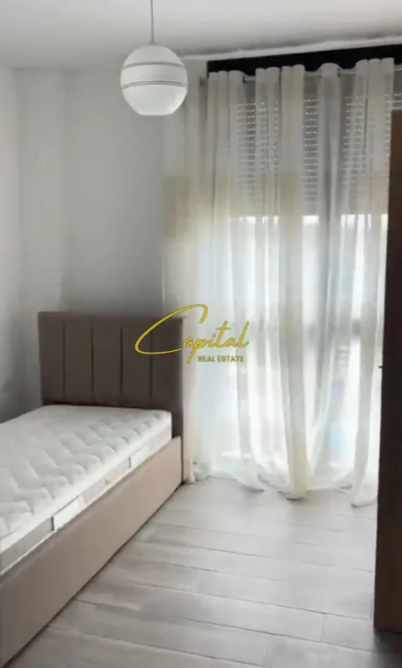 Tirane, jepet me qera apartament 3+1 Kati 2, 120 m² 500 € (5 MAJI)