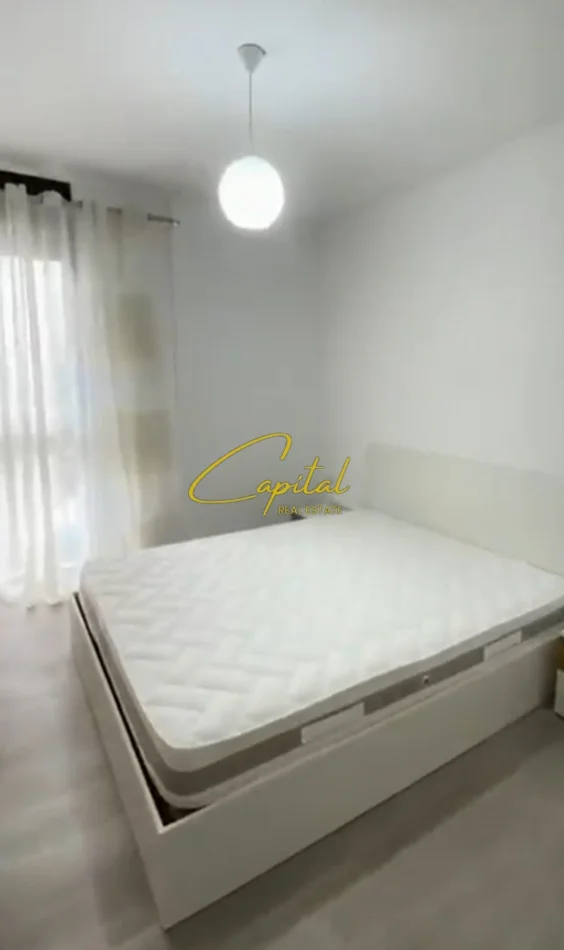 Tirane, jepet me qera apartament 3+1 Kati 2, 120 m² 500 € (5 MAJI)