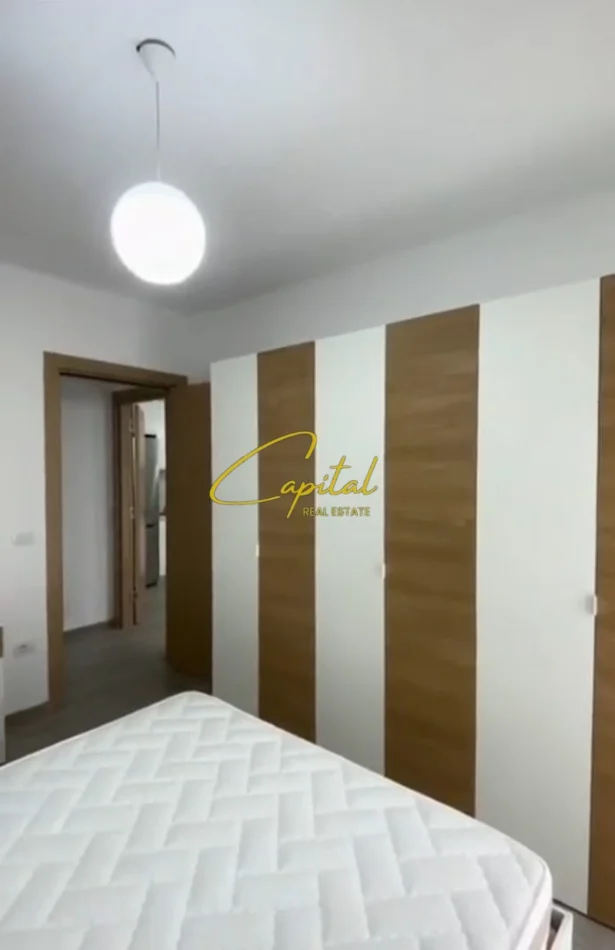 Tirane, jepet me qera apartament 3+1 Kati 2, 120 m² 500 € (5 MAJI)