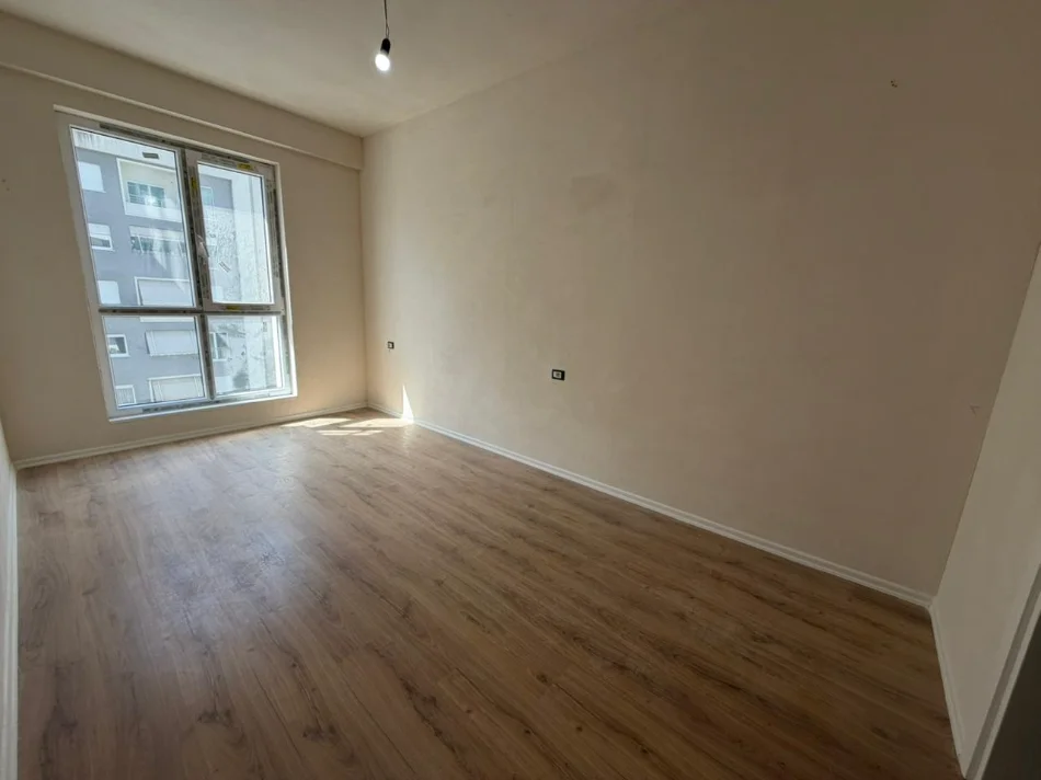 Tirane, shitet apartament 3+1 Kati 4, 124 m² 400.000 € 