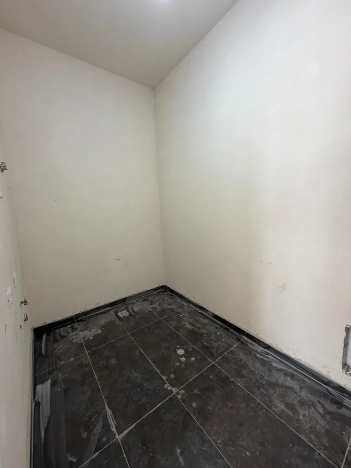 Tirane, shitet apartament 3+1 Kati 4, 124 m² 400.000 € 