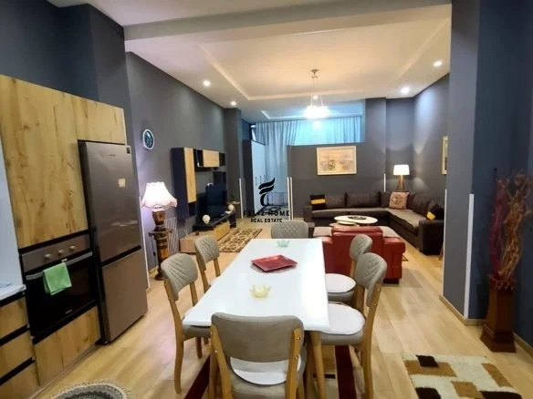 Tirane, jepet me qera apartament 1+1+Ballkon Kati 1, 72 m² 600 € (LIQENI THATE)