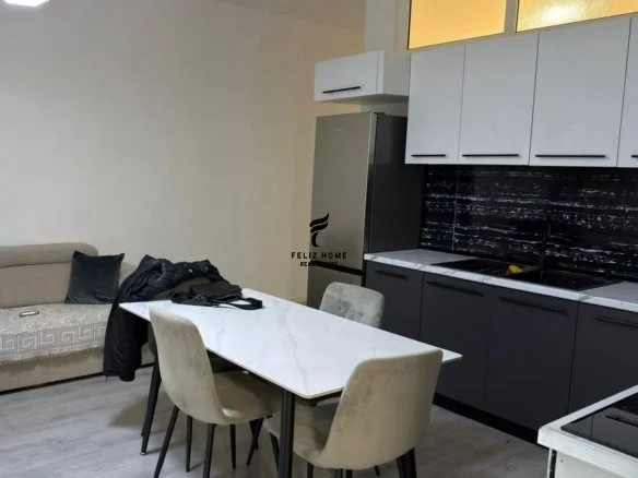 Tirane, jepet me qera apartament 2+1+Ballkon Kati 3, 78 m² 700 € (5 MAJI)