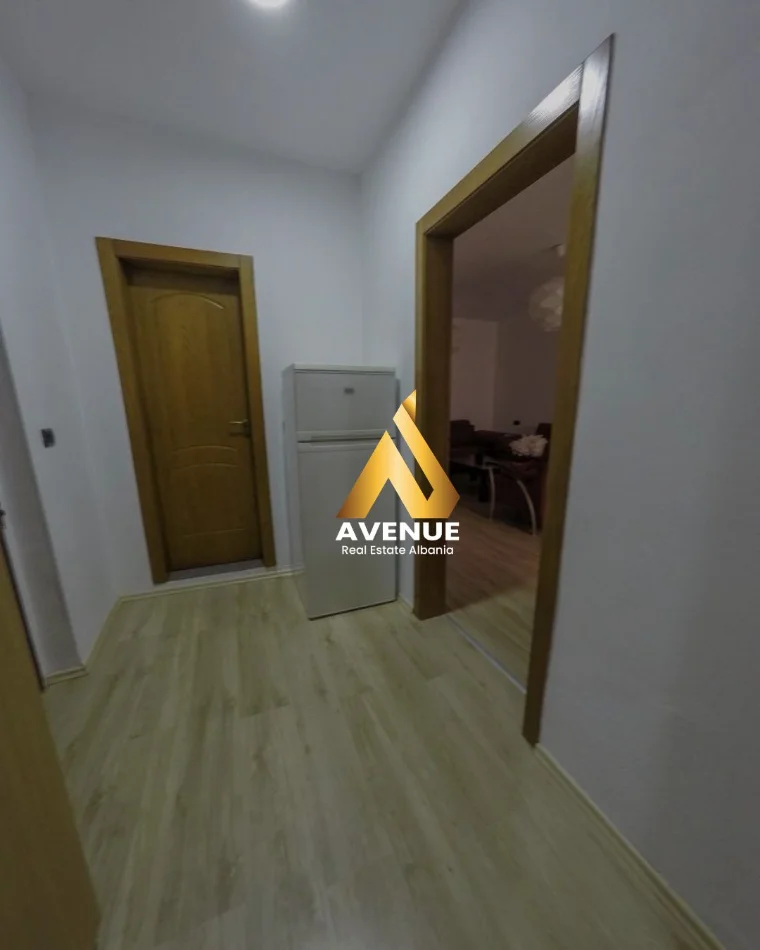 Tirane, jepet me qera apartament 1+1 Kati 5, 54 m² 500 € (Rruga Muhamet Gjollesha)