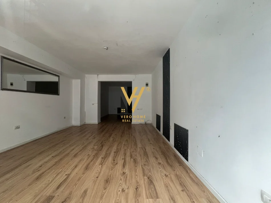 Tirane, jepet me qera dyqan Kati 0, 50 m² 720 € (STADIUMI DINAMO)