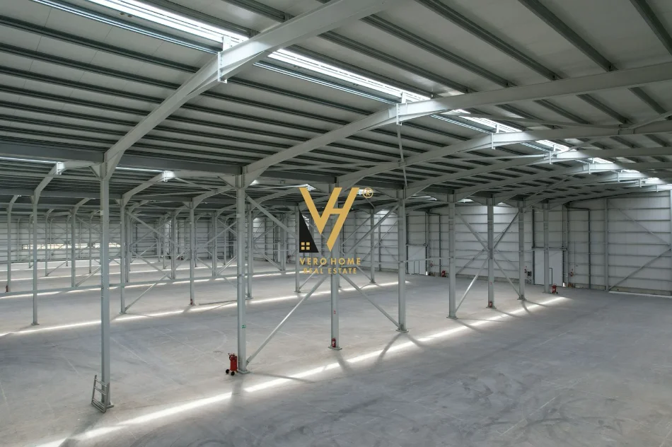 Tirane, jepet me qera magazine Kati 0, 6.200 m² 37.000 € (VORE)