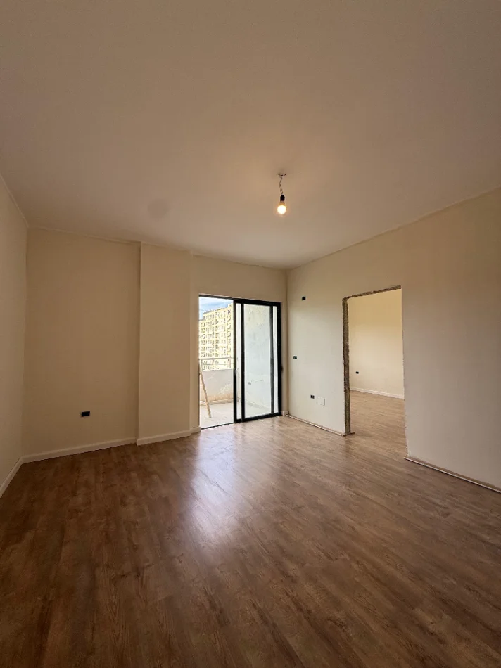 Tirane, shitet 1+1+Ballkon Kati 4, 📍Astir, prane Kompleksit Fratari, Çmimi: 8.900.000 Leke