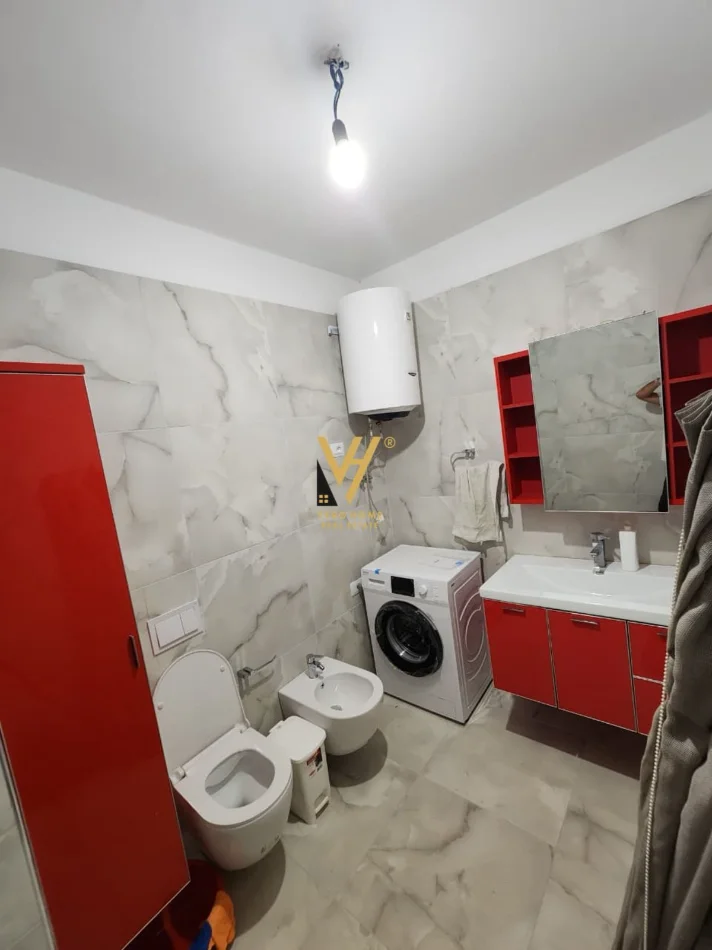 Tirane, jepet me qera apartament 2+1+Ballkon Kati 7, 90 m² 520 € (UNIVERS CITY)
