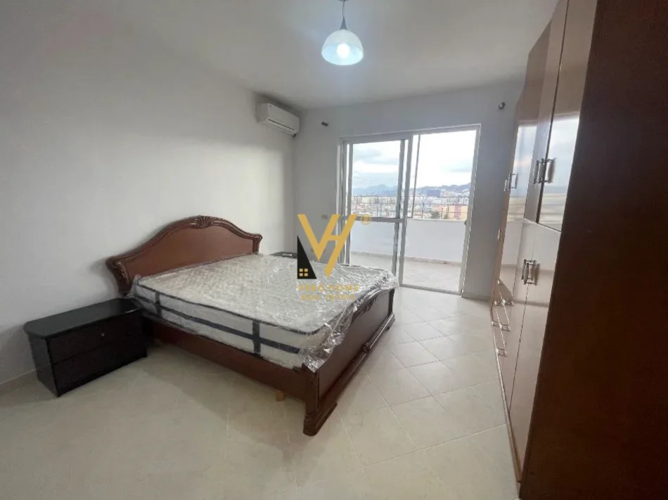 Tirane, jepet me qera apartament 2+1+Ballkon Kati 12, 120 m² 600 € (RRUGA SALI BUTKA)
