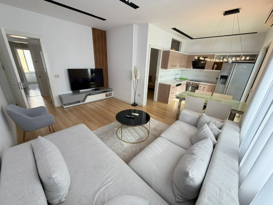 Tirane, shitet apartament 3+1 Kati 5, 104 m²