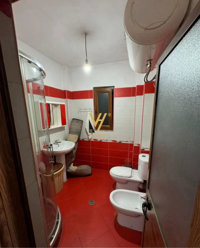 Tirane, jepet me qera apartament 2+1+Ballkon Kati 3, 110 m² 470 € (RRUGA PETRELA)