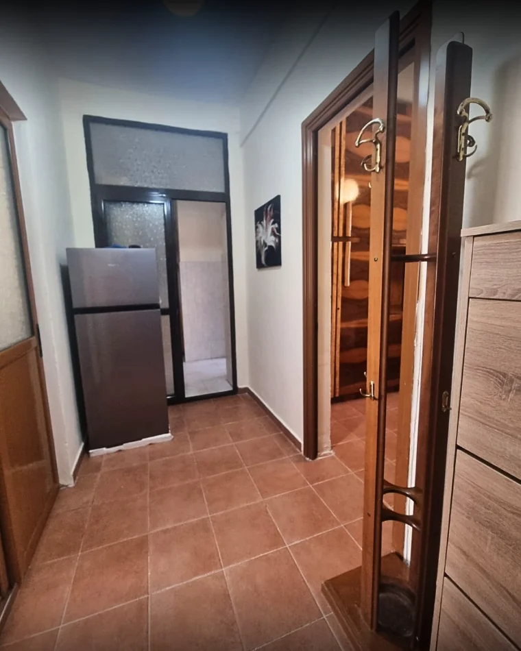 Tirane, jepet me qera apartament 1+1+Ballkon Kati 2, 60 m² 500 € (Garda)