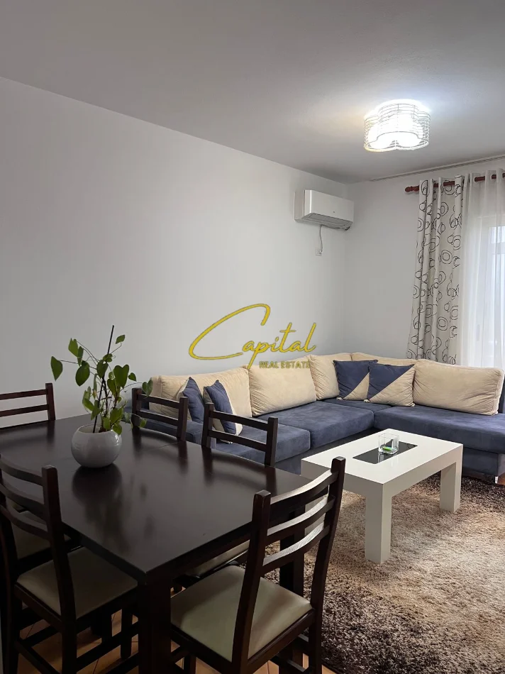 Tirane, jepet me qera apartament 2+1 Kati 3, 70 m² 550 € (ALI DEMI)