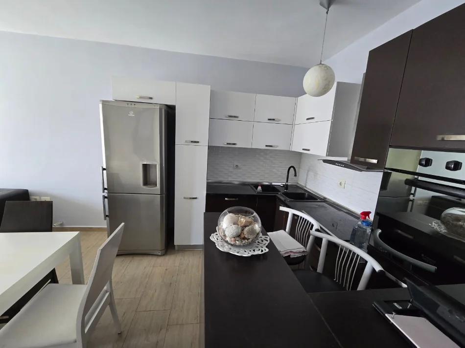 Durres, shitet apartament 2+1+Ballkon Kati 7, 106 m² 120.000 € (Ish Urt)