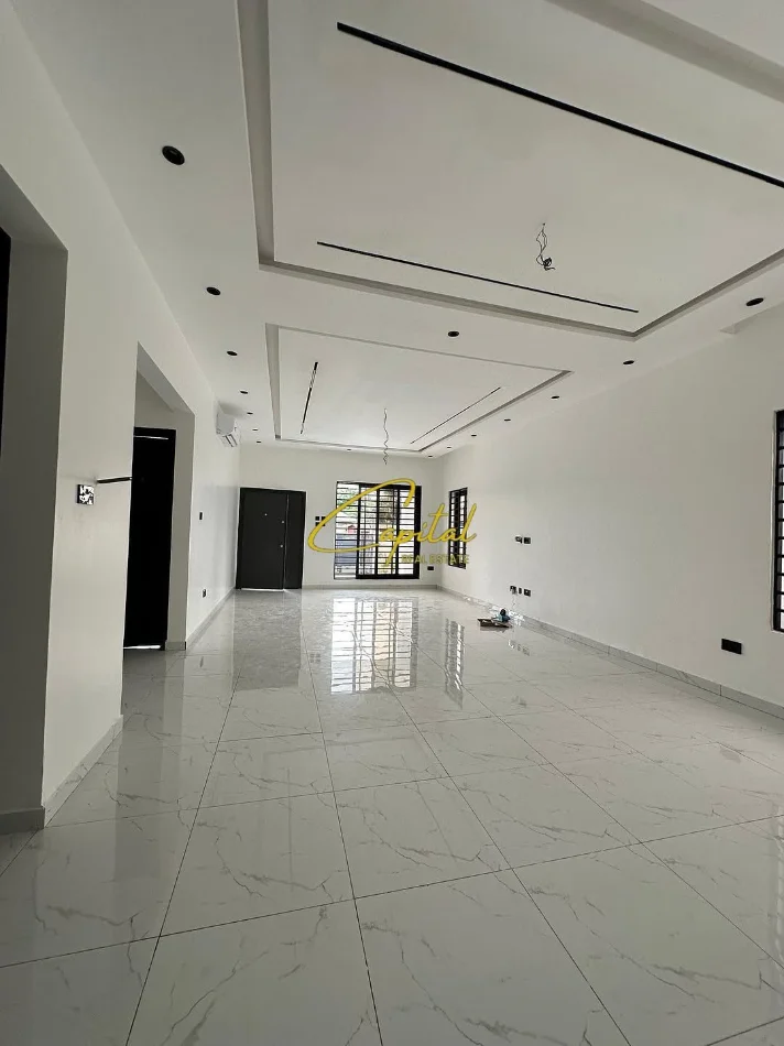 Tirane, jepet me qera ambjent biznesi Kati 0, 116 m² 1.300 € (5 MAJI)