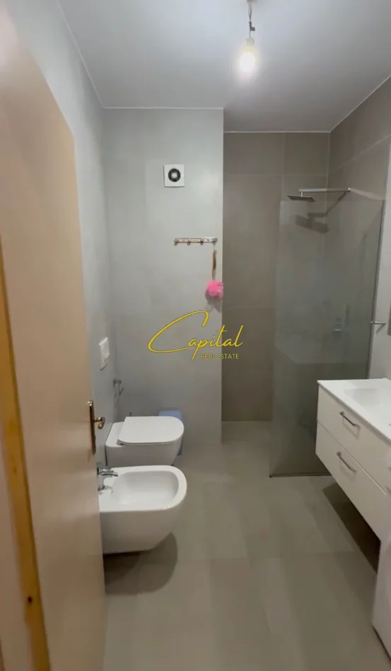 Tirane, jepet me qera apartament 2+1 Kati 4, 100 m² 600 € (ASTIR)