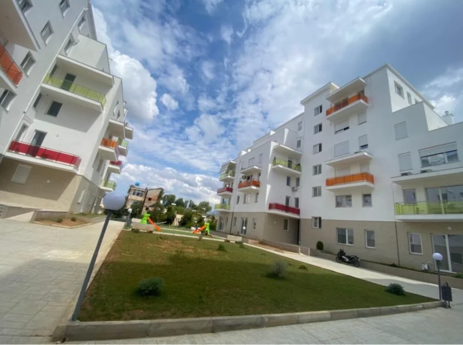 Tirane, shitet apartament 1+1 Kati 1, 52 m² 109.700 € (Astir)