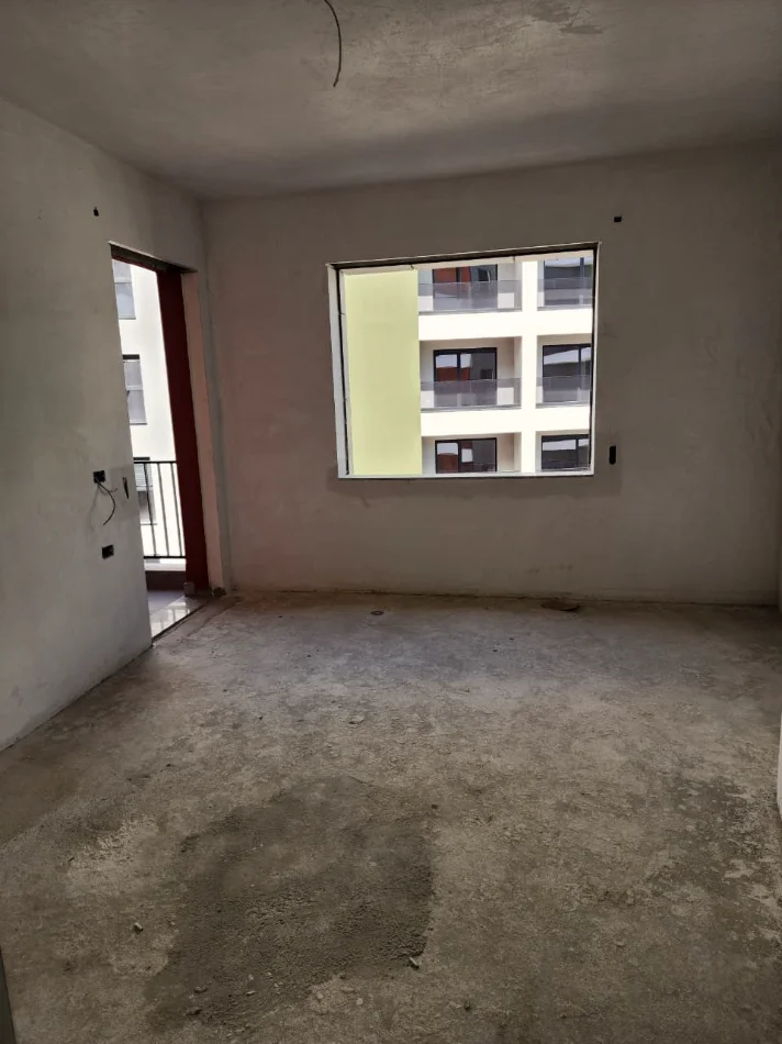 🏡Shitet Apt: 2+1 & 2Bllk (📍Paskuqan / Space City ) Super mundësi investimi 1146€/m²🔥 105m² || Kati 4 - 120.000€ ✨️