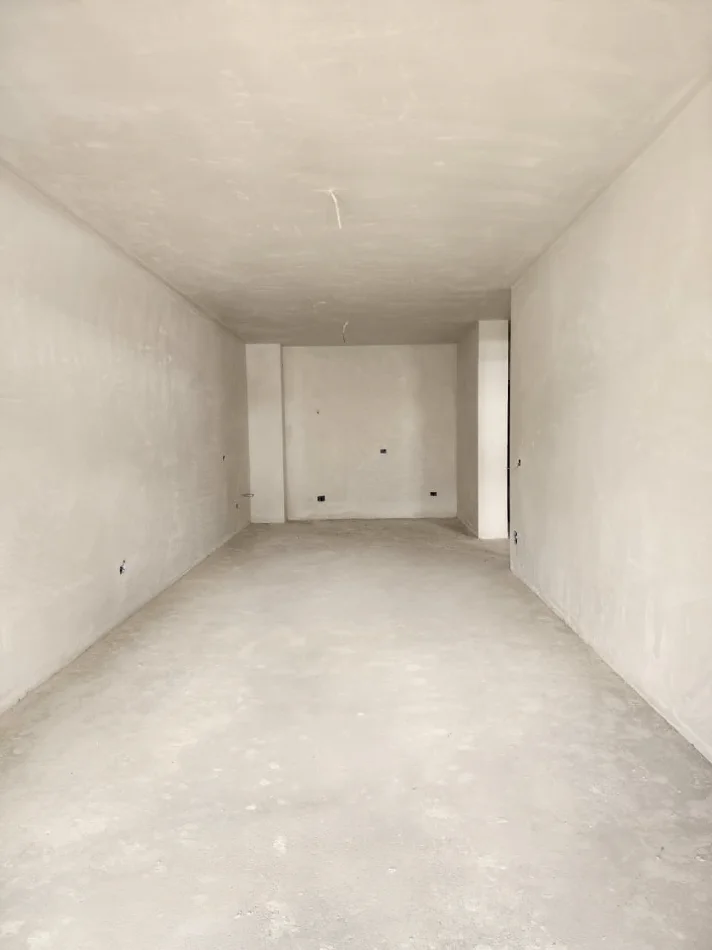 🏡Shitet Apt: 2+1 & 2Bllk (📍Paskuqan / Space City ) Super mundësi investimi 1146€/m²🔥 105m² || Kati 4 - 120.000€ ✨️
