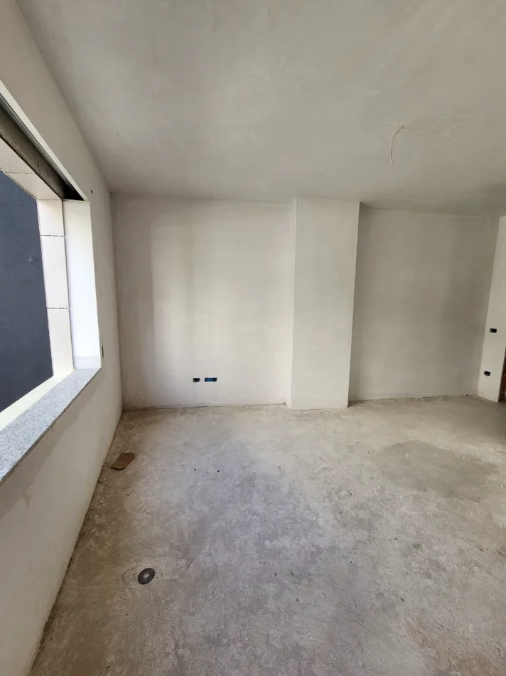 🏡Shitet Apt: 2+1 & 2Bllk (📍Paskuqan / Space City ) Super mundësi investimi 1146€/m²🔥 105m² || Kati 4 - 120.000€ ✨️