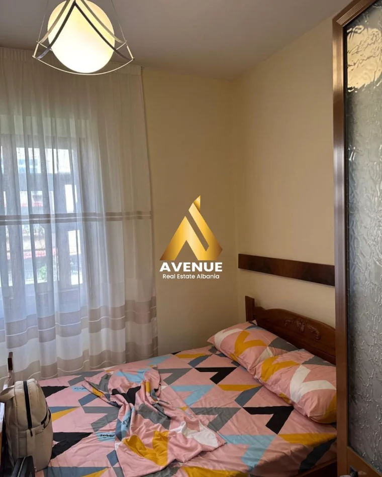 Tirane, jepet me qera apartament 1+1+Ballkon Kati 2, 50 m² 500 € (Rruga Milto Tutulani) Ish Blloku, Juridiku