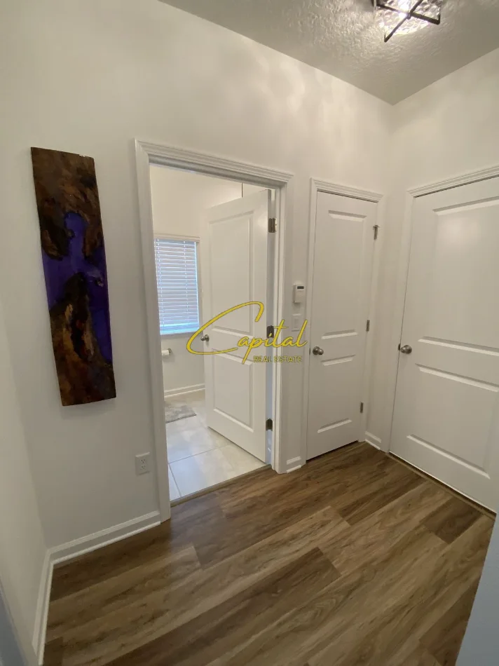 Tirane, jepet me qera zyre Kati 5, 136 m² 700 € (RRUGA NAIM FRASHERI)