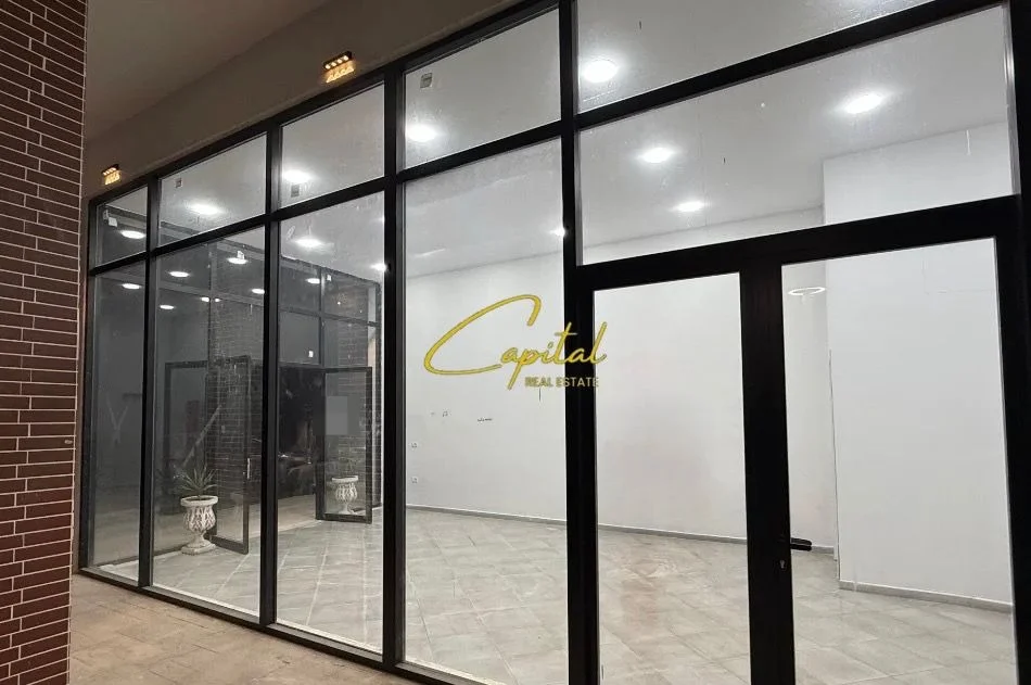 Tirane, jepet me qera ambjent biznesi Kati 0, 45 m² 700 € (PAZARI I RI)