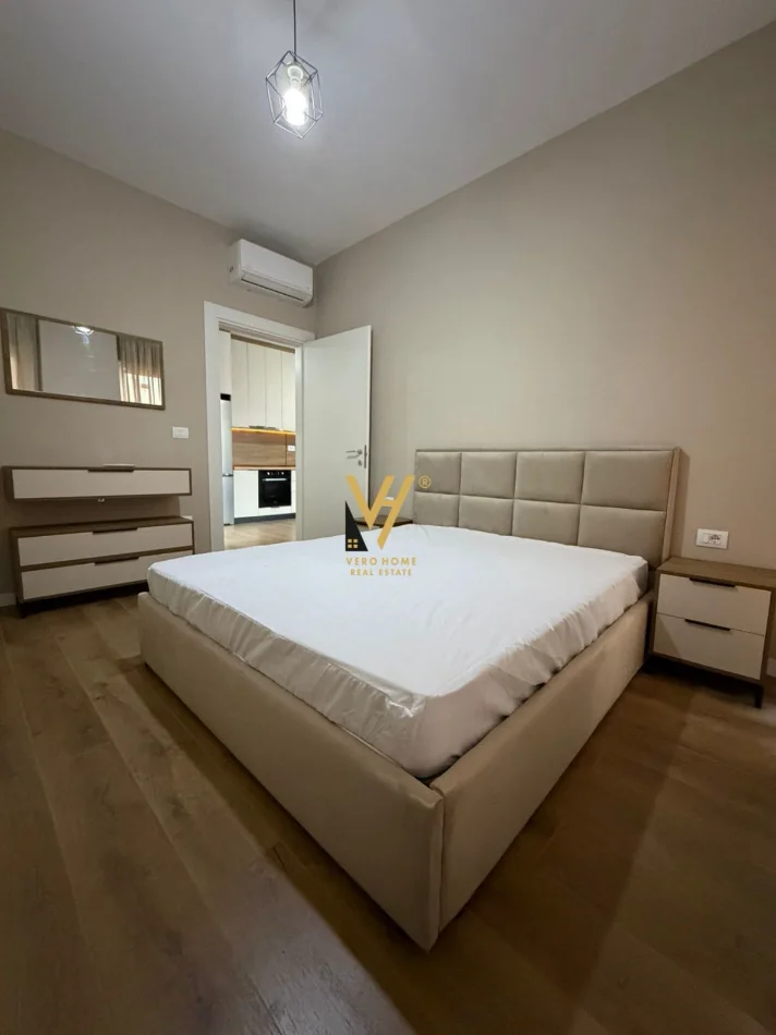 Tirane, jepet me qera apartament 1+1+Ballkon Kati 4, 56 m² 440 € (UNIVERS CITY)