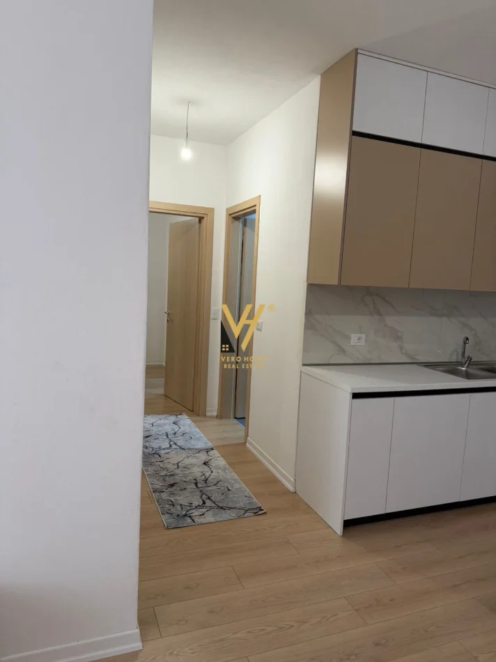 Tirane, jepet me qera apartament 2+1+Ballkon Kati 3, 105 m² 650 € (5 MAJI)