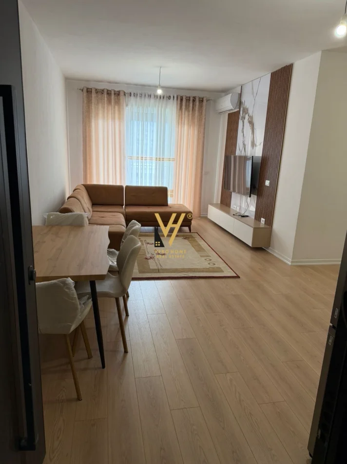 Tirane, jepet me qera apartament 2+1+Ballkon Kati 3, 105 m² 650 € (5 MAJI)