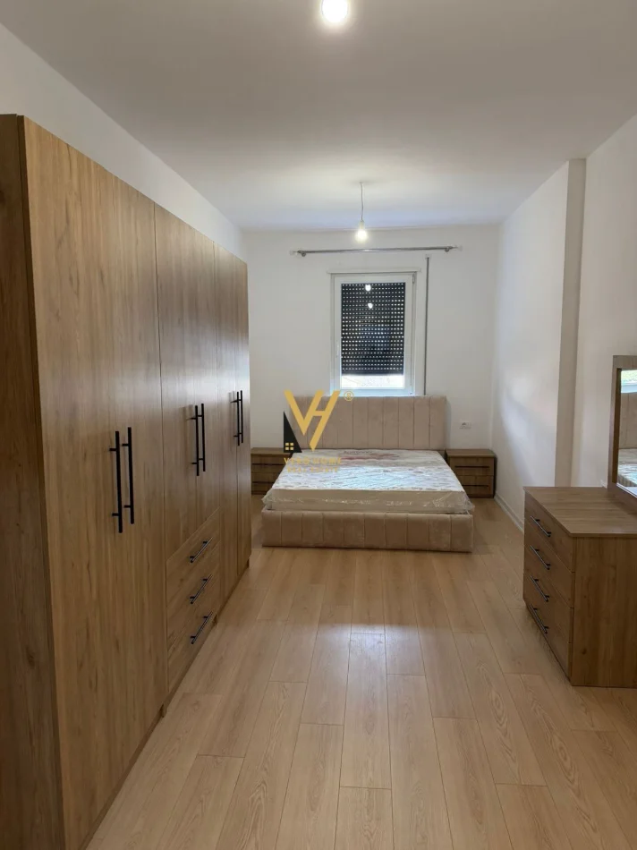 Tirane, jepet me qera apartament 2+1+Ballkon Kati 3, 105 m² 650 € (5 MAJI)