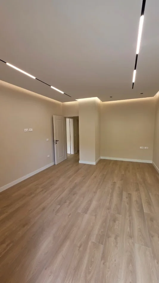 Tirane, jepet me qera apartament 2+1 Kati 2, 114 m² 
