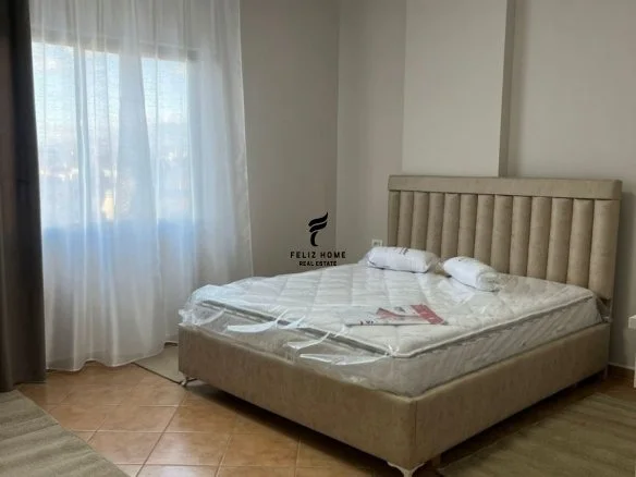 Tirane, jepet me qera apartament 1+1+Ballkon Kati 4, 75 m² 500 € (JORDAN MISJA)