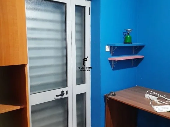 Tirane, jepet me qera dyqan Kati 0, 75 m² 1.000 € (SHALLVARET)