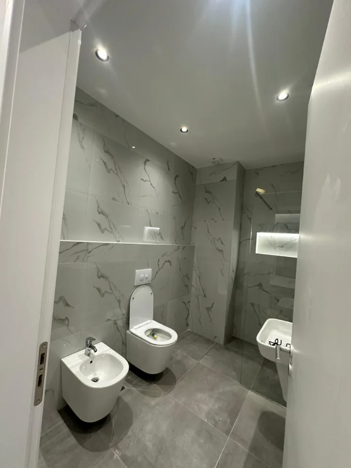 Tirane, jepet me qera apartament 2+1 Kati 4, 100 m² 850 € (Rruga Dritan Hoxha)