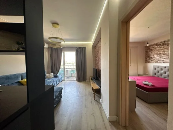 Tirane, jepet me qera apartament 2+1+Aneks+Ballkon Kati 2, 107 m² 420 € (fresku)