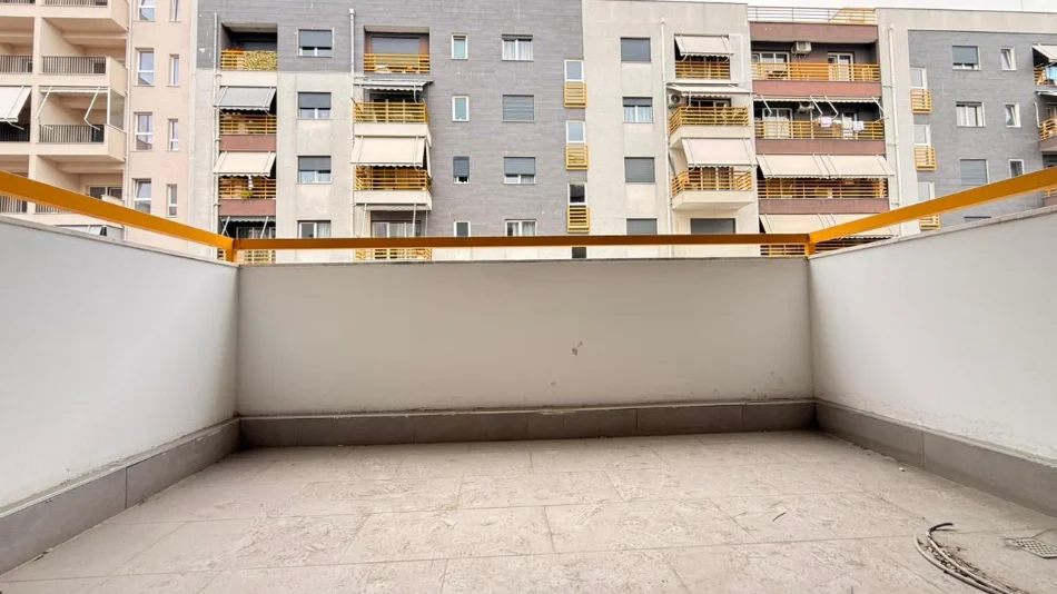 Tirane, shitet 1+1 Kati 4, 82 m² 135.000 € 