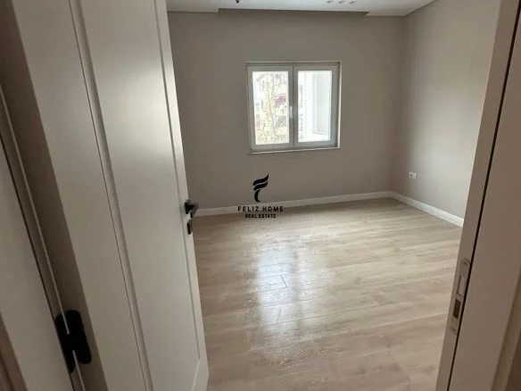 Tirane, jepet me qera zyre Kati 4, 105 m² 850 € (DON BOSKO)