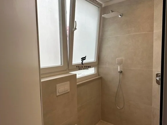 Tirane, jepet me qera zyre Kati 4, 105 m² 850 € (DON BOSKO)