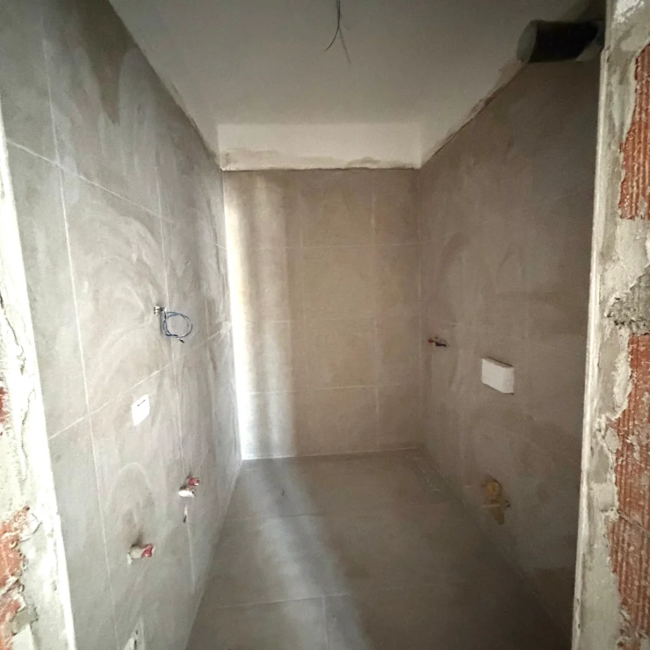 Tirane, shitet apartament 1+1+Aneks+Ballkon Kati 3, 71 m² 180.000 € 